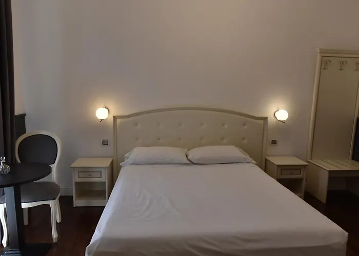 Piccolo Di Piazza Di Spagna 4* Рим