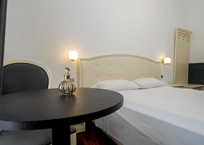 Гостевой дом Piccolo Di Piazza Di Spagna 4*