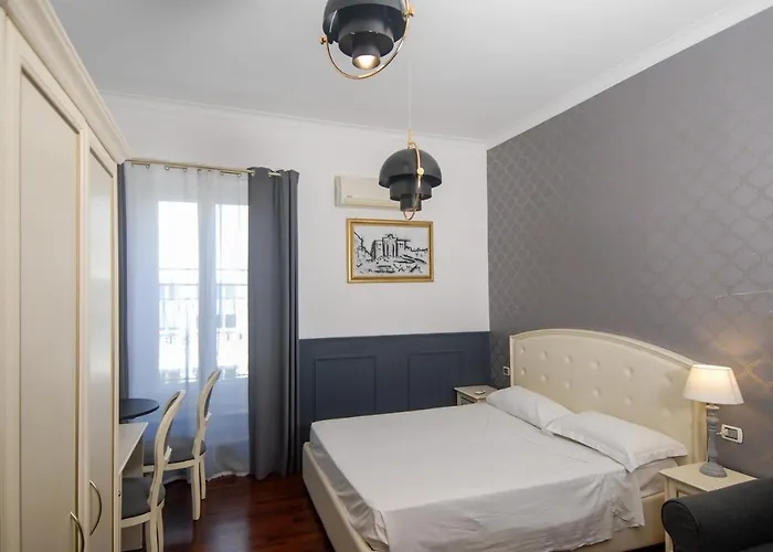 Piccolo Di Piazza Di Spagna 4* Рим